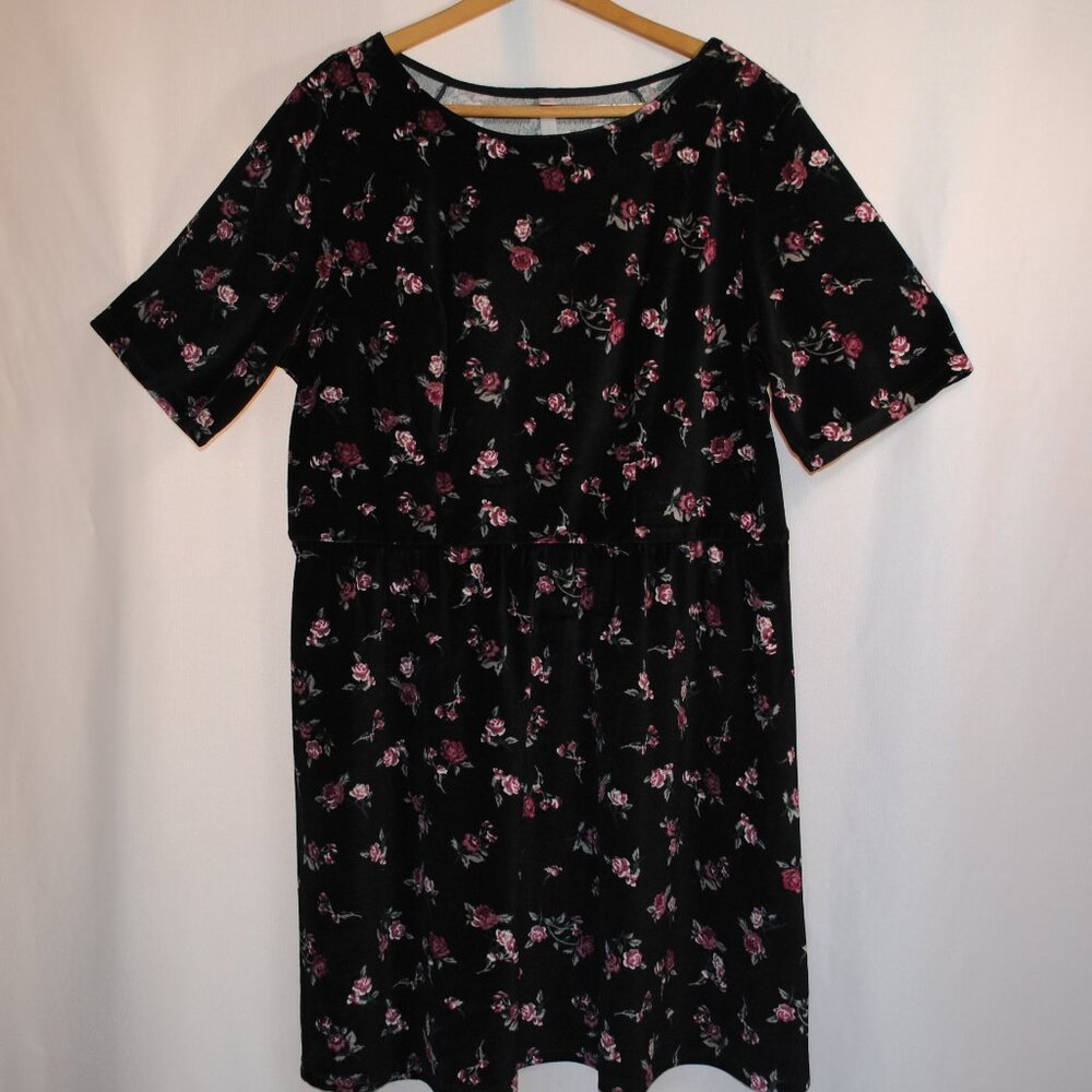 Xhilaration Black and Floral Print Short Sleeve A-Line Dress (XXL)